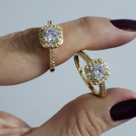 Anel Solitário Quadrado e Zircônias