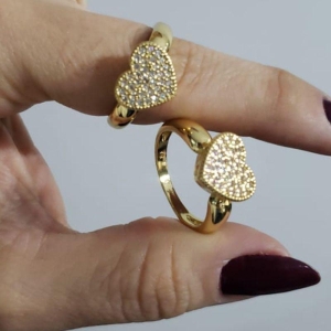 Anel Chuveiro Coração Zircônias Base Larga