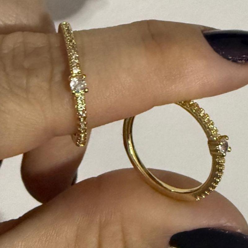 Anel Solitário Pequeno e Zircônias