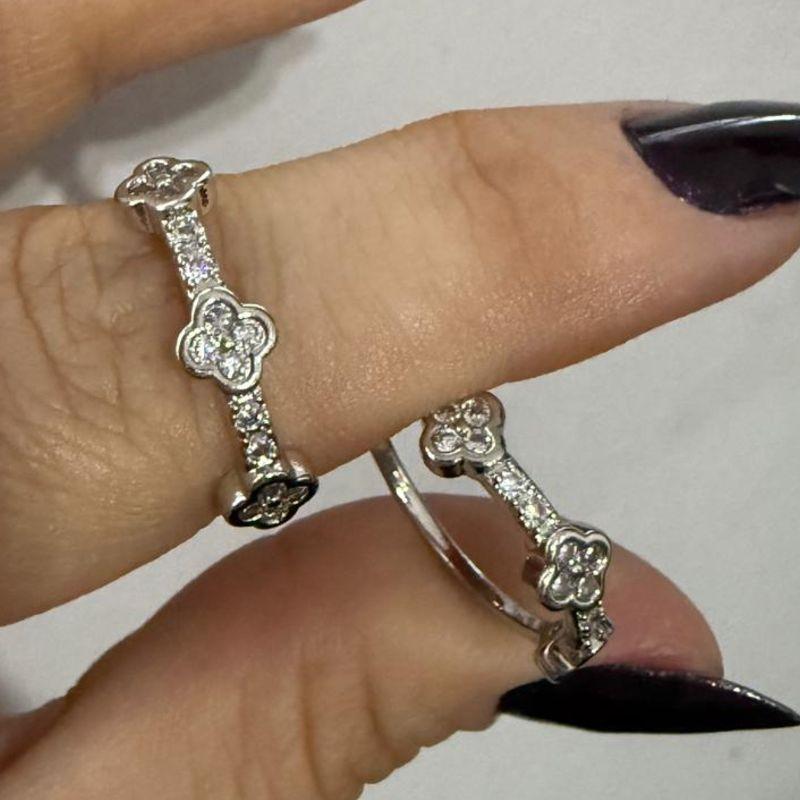 Anel Três Trevos com Zircônia