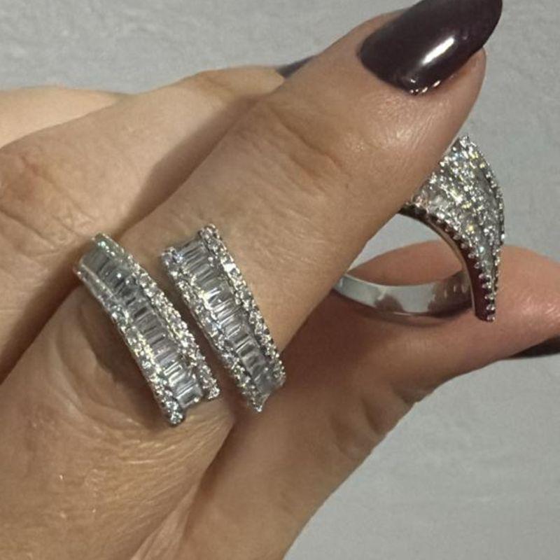 Anel Fileiras em Baguete e Zircônias